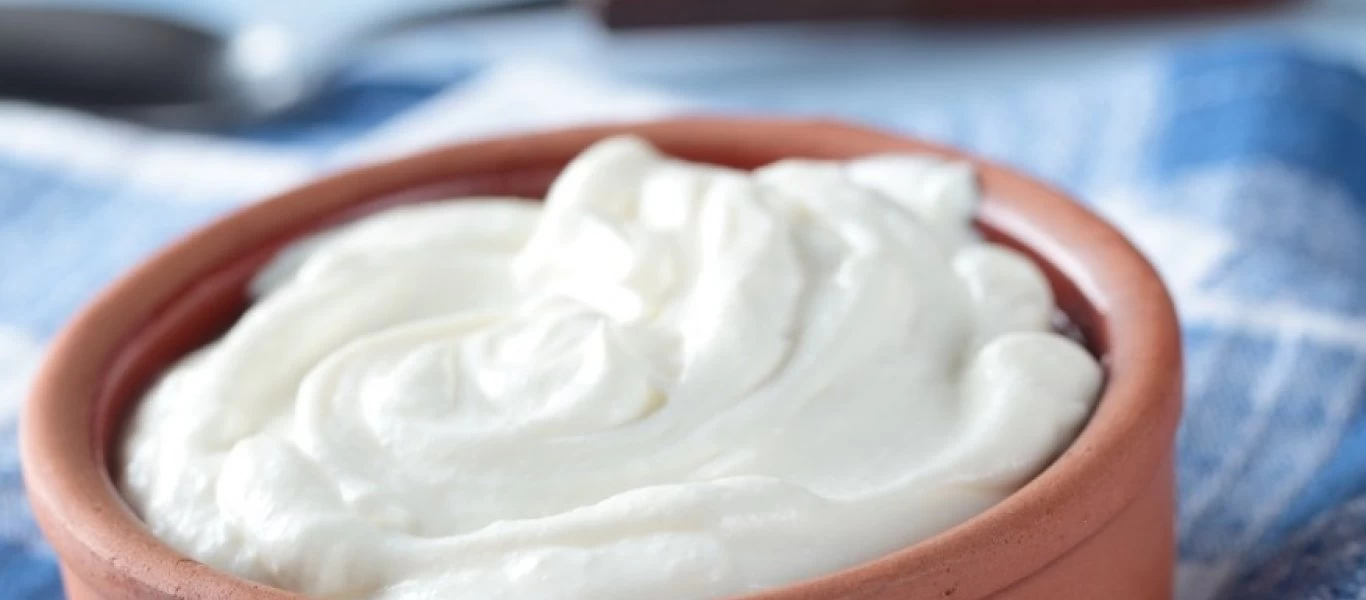 Γιαούρτι: Γιατί όλος ο κόσμος προτιμά τα ελληνικά γαλακτοκομικά προϊόντα;